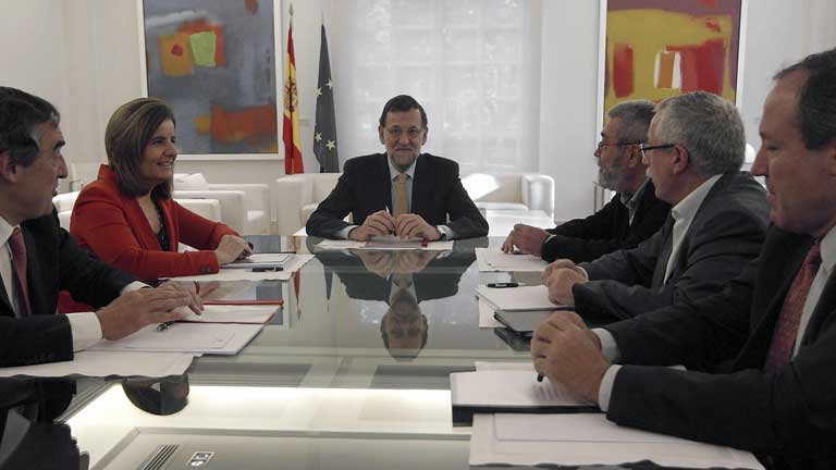 Rajoy responde a los sindicatos que no se dan condiciones para un gran pacto contra la crisis 