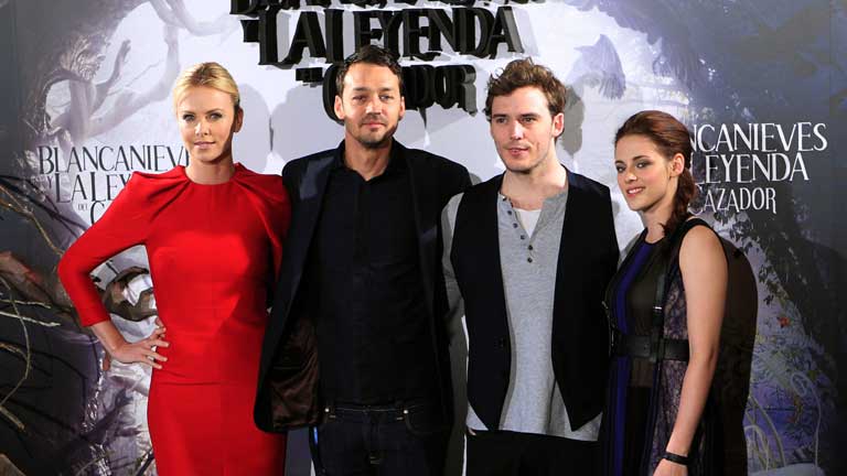 Charlize Theron y Kristen Stewart presentan en Madrid la &uacute;ltima versi&oacute;n de Blancanieves