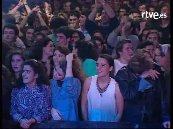 "A veces se enciende", El &Uacute;ltimo de la Fila
