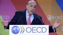 Ir al Video&nbsp;El &uacute;ltimo informe de la OCDE dice que Espa&ntilde;a seguir&aacute; en recesi&oacute;n hasta 2014