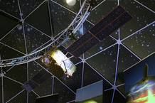 Uno de las 6 reproducciones de sat&eacute;lites Galileo de la exposici&oacute;n.