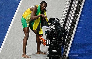 Ver v&iacute;deo  'Usain Bolt, improvisado reportero de TVE'