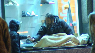Ver v&iacute;deo  'En Valladolid est&aacute; prohibida la mendicidad con multas de hasta 750 euros'