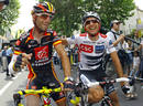 Valverde y Sastre en la salida de la s&eacute;ptima etapa del Tour, entre Brioude y Aurillac.
