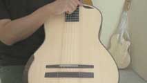 Ir al Video&nbsp;Variante de la guitarra espa&ntilde;ola sin boca central