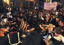 VARIOS CIENTOS DE FUNCIONARIOS PROTESTAN POR LOS RECORTES CERCA DEL CONGRESO