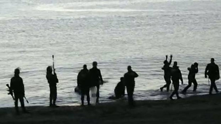 ONG denuncian la devolución de inmigrantes que llegaron a Ceuta, la Guardia Civil dice que es "legal"