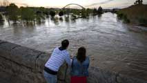 Ir al Video&nbsp;Los vecinos de Barba&ntilde;o, en Badajoz, evacuados ante la previsi&oacute;n de crecida del r&iacute;o Guadiana