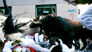 Ver v&iacute;deo  'Veloz y noble sexto encierro de San Ferm&iacute;n 2012, de Victoriano'