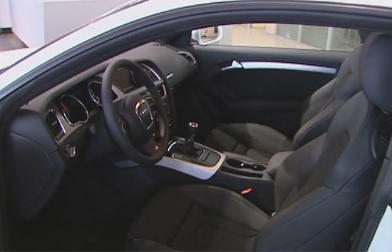 Las ayudas directas a la venta de coches del Plan 2000E salvan el a&ntilde;o
