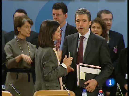 Venticinco pa�ses de la OTAN se han comprometido a aportar m�s efectivos a Afganist�n