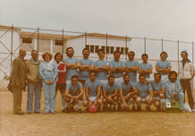 El Verano Azul Fútbol Club, constituido por integrantes del equipo de rodaje de la serie. El Verano Azul Fútbol Club, constituido por integrantes del equipo de rodaje de la serie.