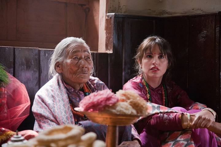 Ver&oacute;nica Echegui, en una escena de 'Katmand&uacute;, un espejo en el cielo'