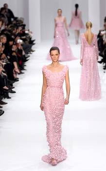 Vestido con cola de Elie Saab