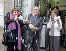 El propietario de la administraci&oacute;n N&ordm; 97 de Barcelona celebra con cava el haber repartido 3 millones de euros al vender la &uacute;nica serie del n&uacute;mero 79.250, el Gordo.