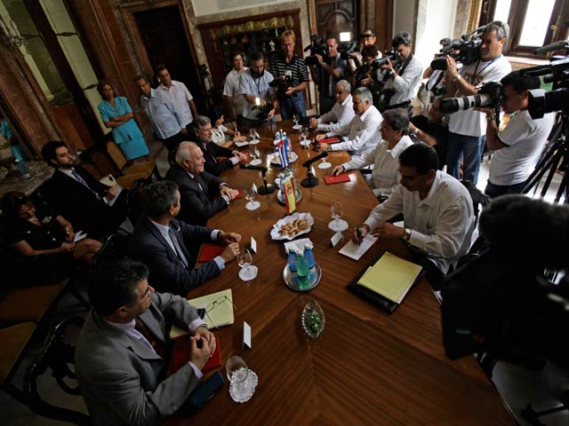 Moratinos se re&uacute;ne con Bruno Rodr&iacute;guez, su hom&oacute;logo cubano