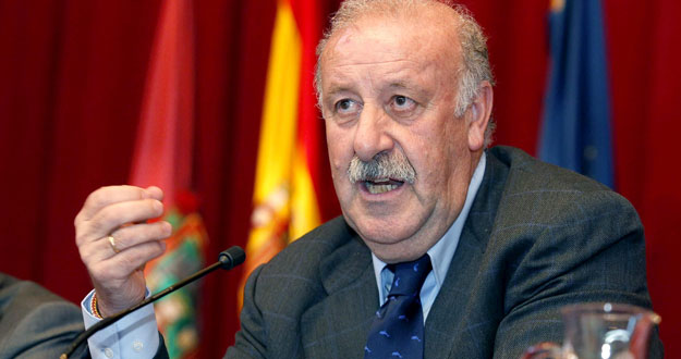 El seleccionador nacional, Vicente del Bosque, durante la conferencia que ha pronunciado en Burgos.