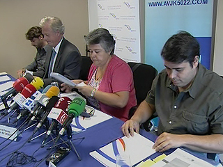Ver v&iacute;deo  'V&iacute;ctimas y pilotos critican el informe de conclusiones sobre el accidente de Spanair'