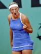 Victoria Azarenka celebra un punto sobre la serbia Ana Ivanovic.