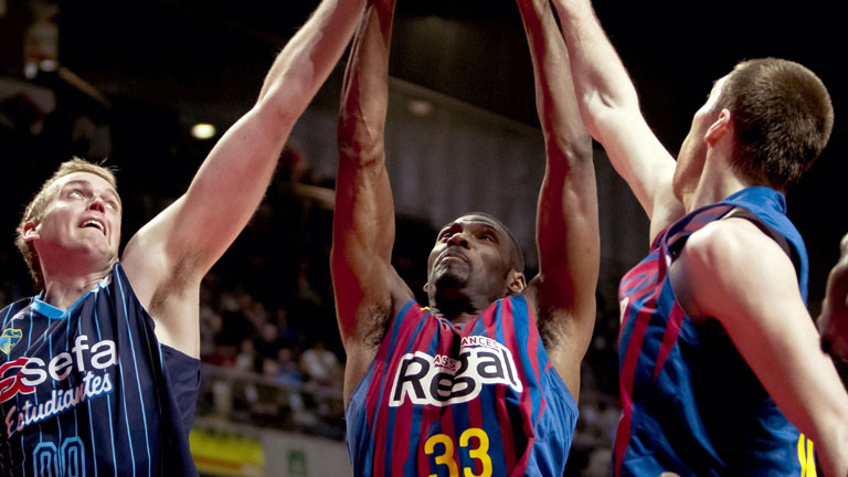 Victoria del Regal Bar&ccedil;a ante el Estudiantes