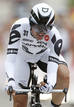 El vigente campe&oacute;n del Tour, Carlos Sastre, cedi&oacute; 47 segundos ante Alberto Contador.