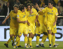 El Villarreal es además líder de la Liga española junto con el Valencia. El Villarreal es además líder de la Liga española junto con el Valencia.