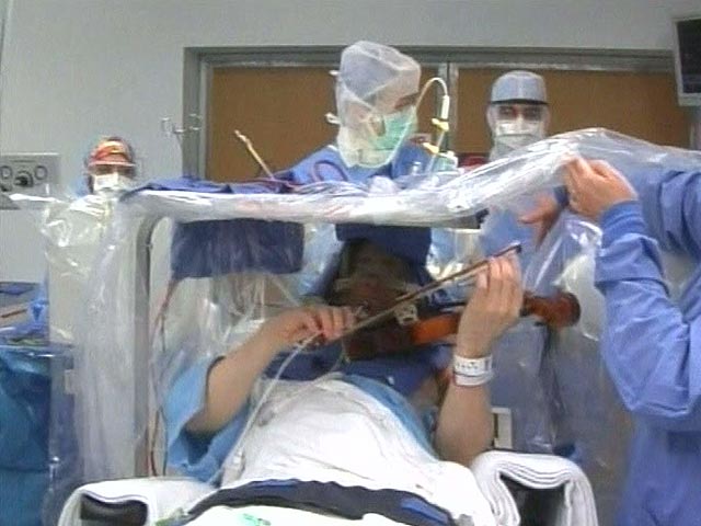 Un violinista en el quir&oacute;fano