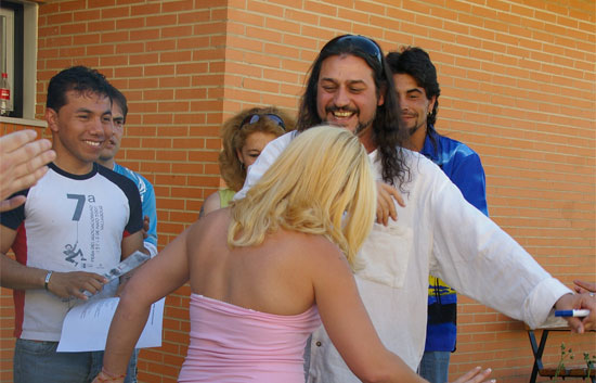 El coro de la c&aacute;rcel - Camela visita la c&aacute;rcel de Mansilla