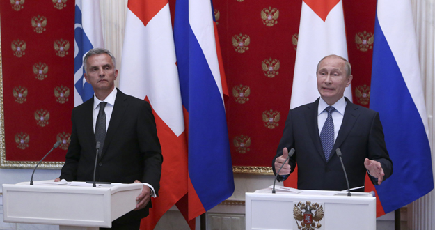 Vladimir Putin y el presidente de la OSCE Didier Burkhalter en rueda de prensa en Moscú