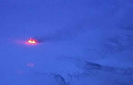 Entra en erupci&oacute;n un volc&aacute;n en Islandia