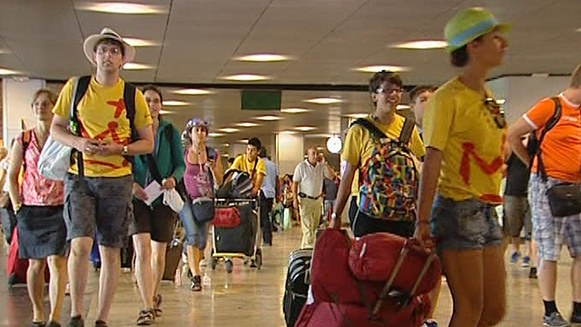 Miles de j&oacute;venes peregrinos regresan hoy a sus casas