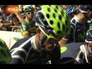 La Vuelta a España ha rendido homenaje a Xavi Tondo, ciclista del Movistar fallecido el pasado 23 de mayo en un accidente en el garaje del apartamento que ocupaba en Sierra Nevada, en un punto muy próximo a la salida de la quinta etapa que se disputa