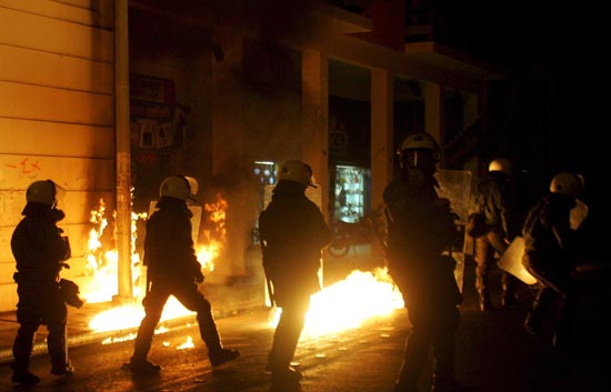 Vuelven los enfrentamientos en Atenas