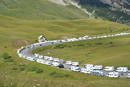 Autocaravanas apostadas en una carretera pr&oacute;xima al Galibier. Esperando la espectacular subida.