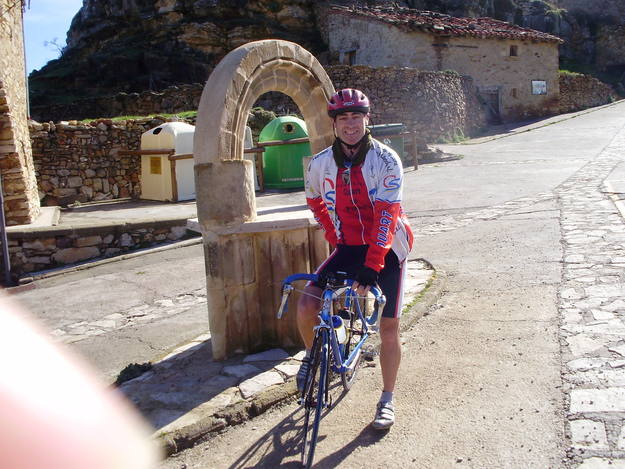 Gran aficionado al ciclismo de la pe&ntilde;a ciclista de Quart de poblet (valencia).