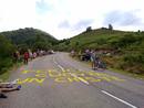 Todos los a&ntilde;os subimos a alg&uacute;n puerto de los Pirineos que sea final de etapa para ir a saludar a Pedro Delgado. De camino el a&ntilde;o pasado nos encontramos con esta pintada y nos hizo mucha gracia. Espero que os guste.