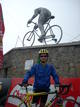 Ascensi&oacute;n al Tourmalet en la 10a etapa (Pau - Hautacam) del Tour del 2008. Fotograf&iacute;a en la cima del puerto, junto con la estatua de Octave Lapize.