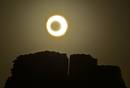 Una instant&aacute;nea del eclipse solar desde Nageezi, Arizona
