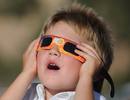 En cuanto a las precauciones a tomar para observar el eclipse, los expertos hab&iacute;an advertido que nadie debe mirar directamente hacia el Sol