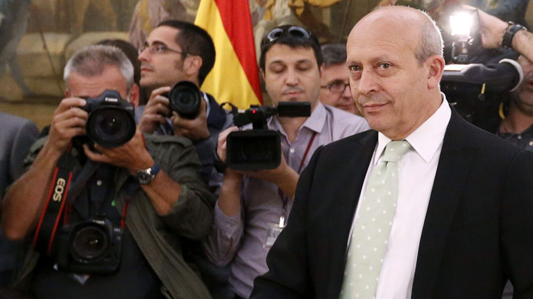 Wert se muestra abierto a modificar las exigencias acad&eacute;micas para las becas