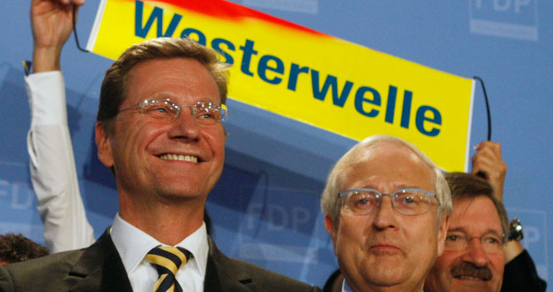 Westerwelle celebra el resultado electoral en la sede de su partido.