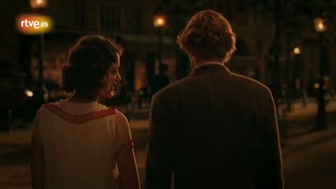 Ver v&iacute;deo  'Wilson y Cotillard pasean por Par&iacute;s en 'Midnight in Paris''