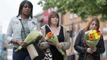 Ir al Video&nbsp;Woolwich amanece tomado por las fuerzas de seguridad