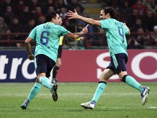 Ver v&iacute;deo  'Xavi marca y destaca ante el Milan'