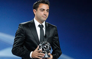 Ver v&iacute;deo  'Xavi, mejor centrocampista de la Champions'