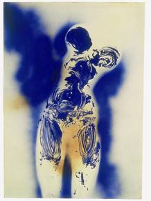Yves Klein ti&ntilde;e de azul el C&iacute;rculo de Bellas Artes de Madrid