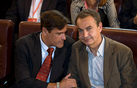 Zapatero avanza nuevas medidas de ayuda a las Pymes