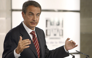 Ver v&iacute;deo  'Zapatero: "Los cambios, subidas o bajadas de impuestos ser&aacute;n limitados y temporales"'