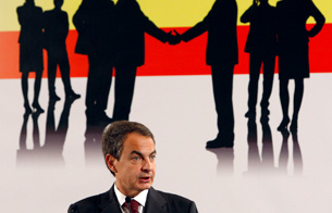 Ver v&iacute;deo  'Zapatero cree que la recuperaci&oacute;n "est&aacute; en marcha"'