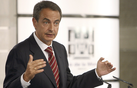 Zapatero: "Los cambios, subidas o bajadas de impuestos ser&aacute;n limitados y temporales"